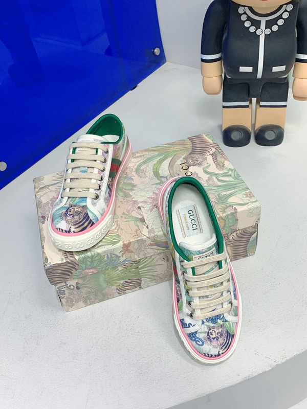 グッチ靴細部ディテール